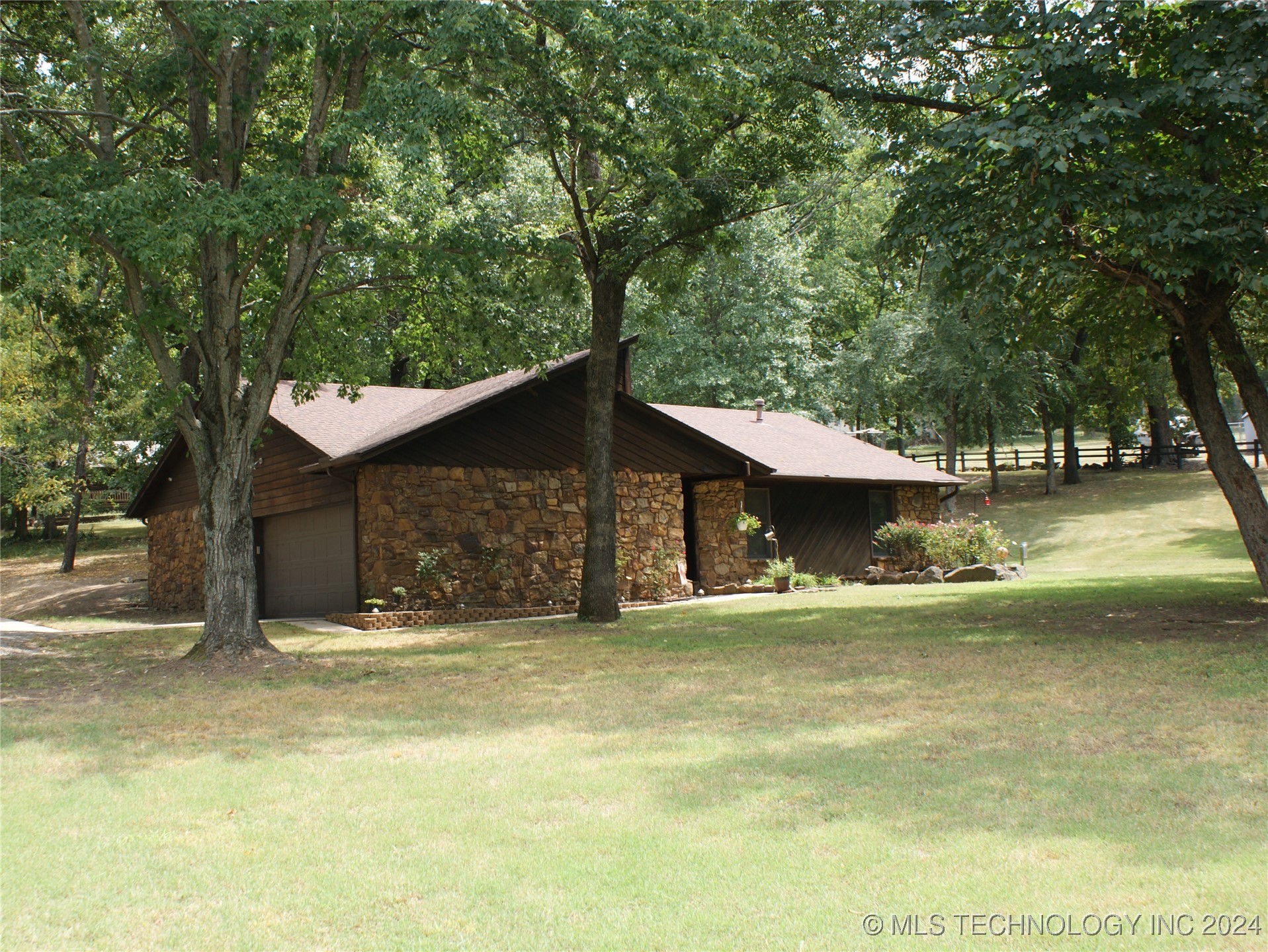 Maher Rd, Fort Gibson, OK 74434