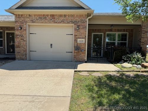1620 Shenandoah Dr, Ardmore, OK, 73401-1585 | Card Image