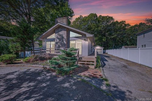 1216 Smithtown Ave, Bohemia, NY, 11716-2132 | Card Image