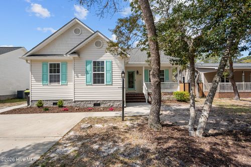 203 Ne 45th St, Oak Island, NC, 28465-5330 | Card Image