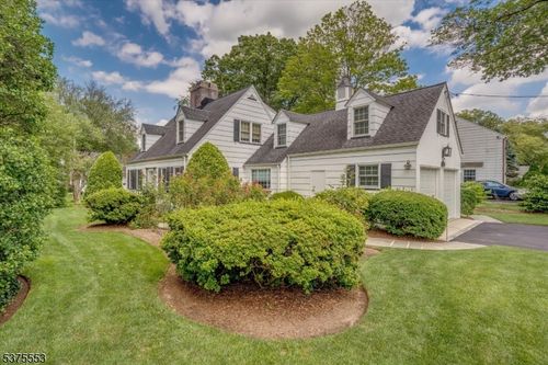 7 Folkstone Dr, Westfield, NJ, 07090-2011 | Card Image