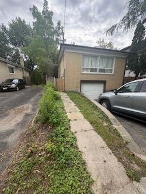 lower-55 Bishop Ave, North York, ON, M2M1Z4 | Card Image