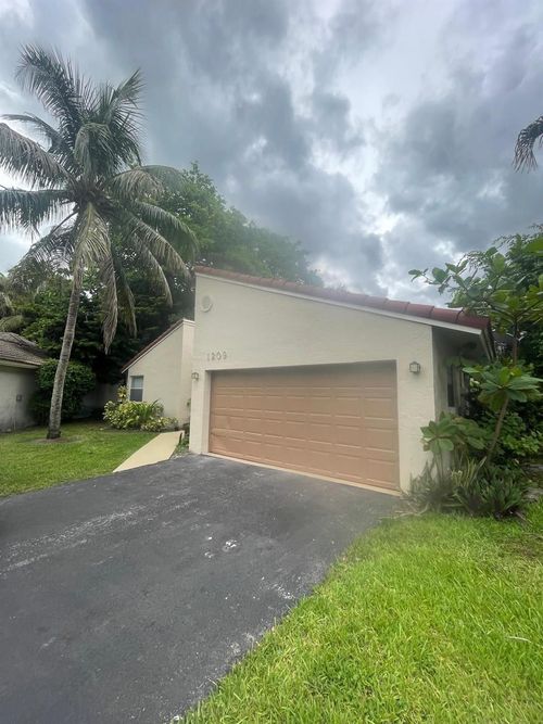 1209 Spring Circle Dr, Coral Springs, FL, 33071-6640 | Card Image