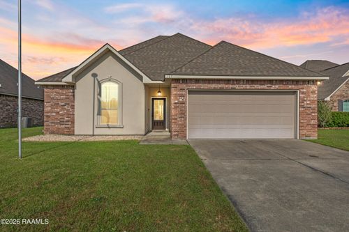 107 Green Mountain Ridge St, Youngsville, LA, 70592-6564 | Card Image