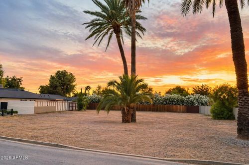 261-3316 N 51st St, Phoenix, AZ, 85018-6612 | Card Image