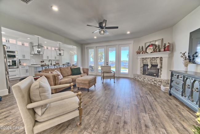 700 E 2 Nd St, House other with 4 bedrooms, 4 bathrooms and null parking in Lynn Haven FL | Image 13