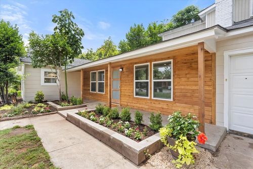 3004 Yucca Ave, Fort Worth, TX, 76111-4352 | Card Image