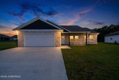 726 Vine Dr, Holts Summit, MO, 65043-4401 | Card Image