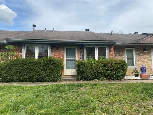 8213 Nw Mace Rd, Kansas City, MO, 64152-1933 | Card Image