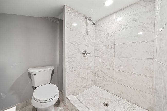 5615 Carlburt St, House other with 3 bedrooms, 3 bathrooms and null parking in West Bloomfield MI | Image 31