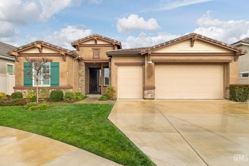 6411 Lisbon Pl, Bakersfield, CA, 93306-7584 | Card Image