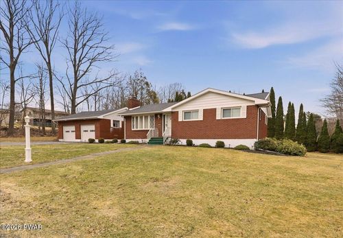 300 Marion St, Moscow, PA, 18444-9312 | Card Image