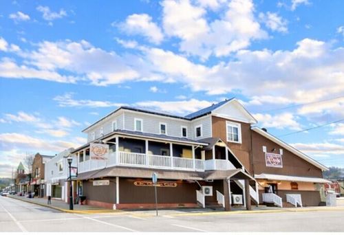 226 N 3rd St, Clearfield, PA, 16830-2525 | Card Image