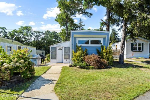 23 Circle Dr, Manchester, NJ, 08759-5406 | Card Image