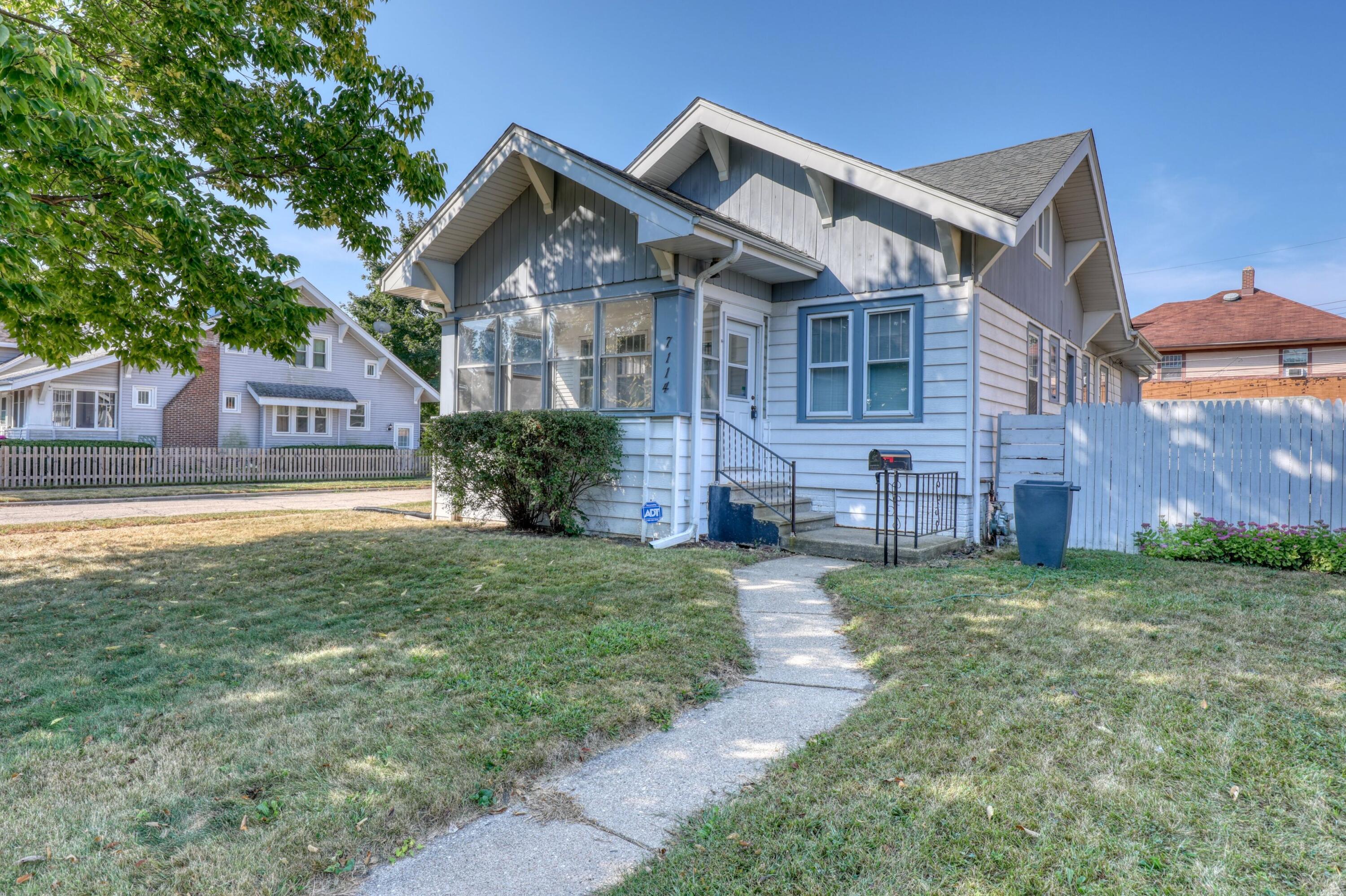 16th Ave, Kenosha, WI 53143