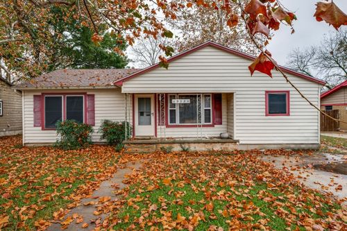 932 Moss St, Gainesville, TX, 76240-5754 | Card Image