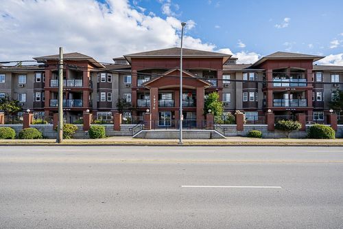 206-19774 56 Avenue, Langley, BC, V3A3X6 | Card Image