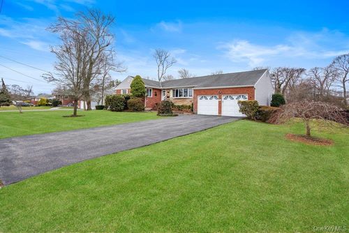 848 Hampshire Road, Islip, NY, 11706 | Card Image