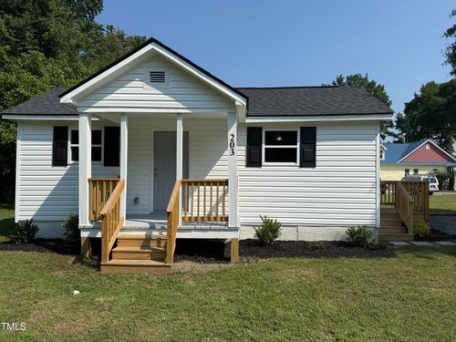 203 Hope St, Erwin, NC, 28339-2443 | Card Image