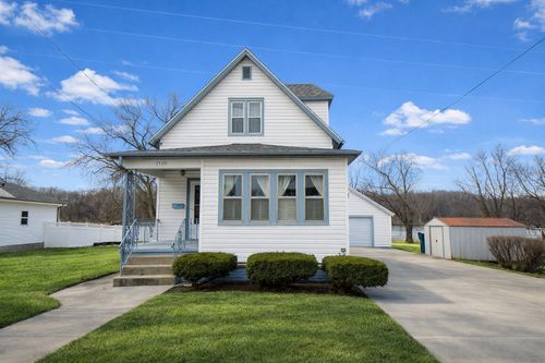 1903 W 1st St, Dixon, IL, 61021-2509 | Card Image