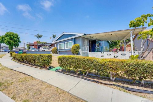 2951 Manos Dr, San Diego, CA, 92139-3621 | Card Image