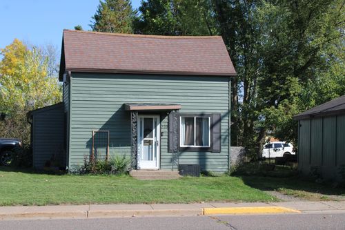 200 Pine St S, TURTLE LAKE, WI, 54889-8023 | Card Image