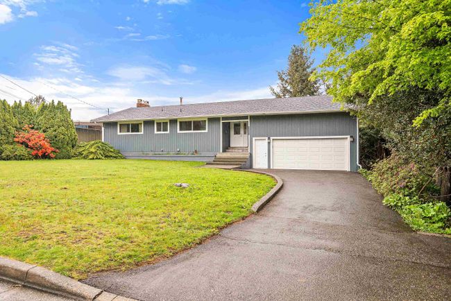 33582 3 Rd Avenue, House other with 3 bedrooms, 2 bathrooms and 4 parking in Mission BC | Image 2