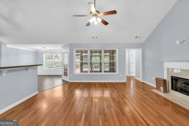 687 Majesty Xing, House other with 3 bedrooms, 2 bathrooms and 2 parking in Winder GA | Image 5