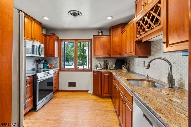 5 Meade Ct, House other with 4 bedrooms, 2 bathrooms and null parking in Piscataway NJ | Image 5