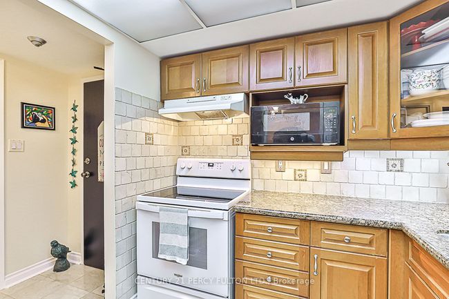 203 - 249 Major Mackenzie Dr E, Condo with 3 bedrooms, 1 bathrooms and 1 parking in Richmond Hill ON | Image 11