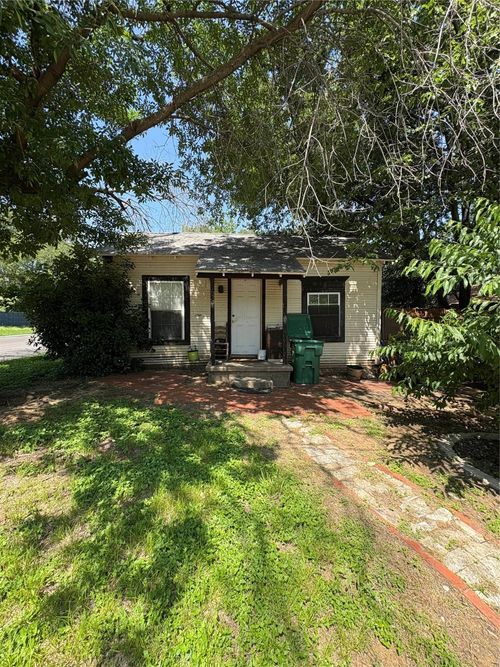 1030 Peak St, Denton, TX, 76201-6640 | Card Image