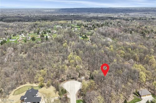 997 Arborcrest Dr, Hinckley, OH, 44233-9153 | Card Image