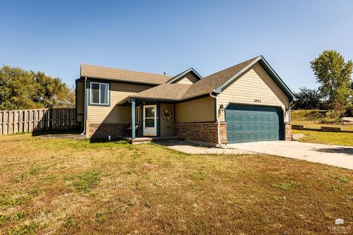 1041 Sandusky Dr, Junction City, KS, 66441-2588 | Card Image