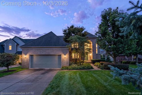 7894 Glacier Club Dr, Washington Township, MI, 48094-2222 | Card Image