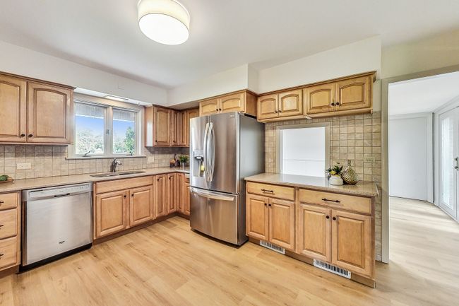1606 Paula Ave, House other with 3 bedrooms, 2 bathrooms and 2 parking in Wheaton IL | Image 9