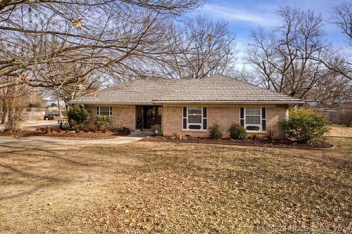810 Wood Ave, Hominy, OK, 74035-4562 | Card Image