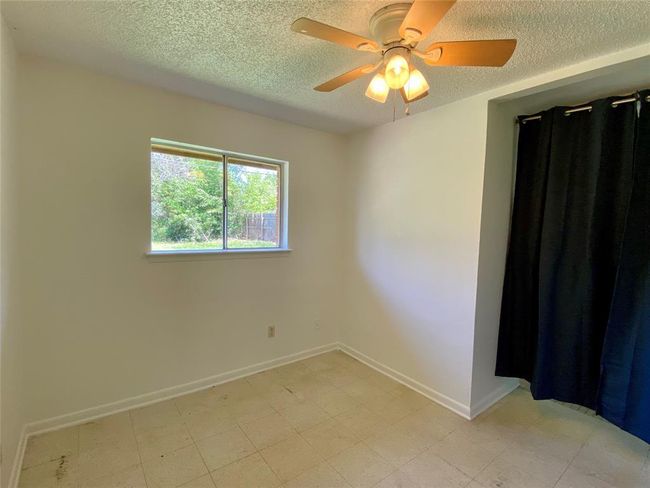 1004 Mill Creek Dr, House other with 2 bedrooms, 2 bathrooms and 1 parking in Brenham TX | Image 8