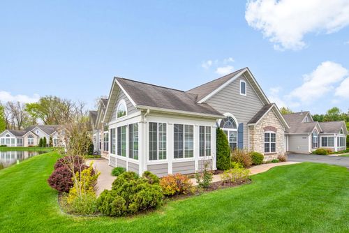 2853 Villa Ln, Benton Harbor, MI, 49022-2476 | Card Image