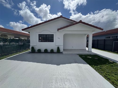 2682 W 70th Pl, Hialeah, FL, 33016 | Card Image