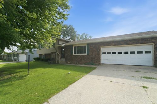 609 Black Oak Dr, Trail Creek, IN, 46360-7131 | Card Image