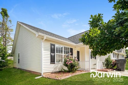 3715 Silver Ore Ln, Charlotte, NC, 28216-2773 | Card Image