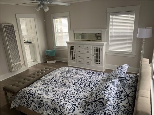 410 Rose Ave, Long Beach, CA, 90802-2001 | Card Image