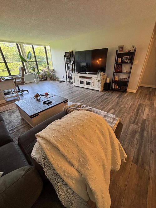 apt-104-2660 Carambola Cir N, Coconut Creek, FL, 33066-2414 | Card Image