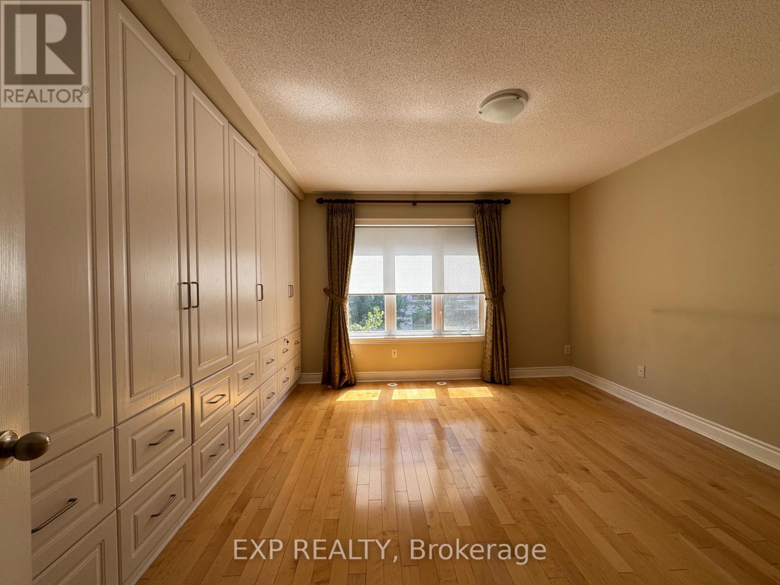 Residential Lease in Markham (Commerce Valley) 5