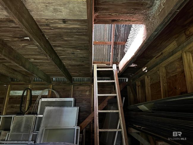 Attic | Image 19