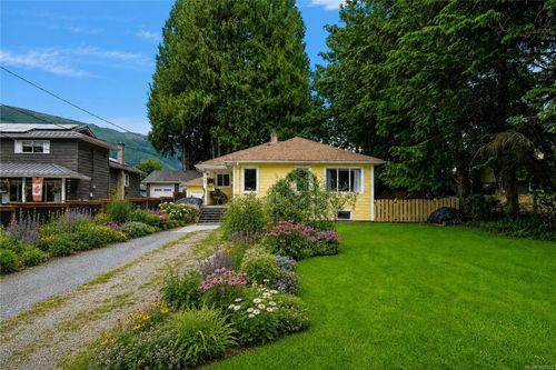 15 King George St S, Lake Cowichan, BC, V0R2G0 | Card Image