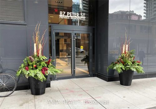 3315-87 Peter St, Toronto, ON, M5V0P1 | Card Image
