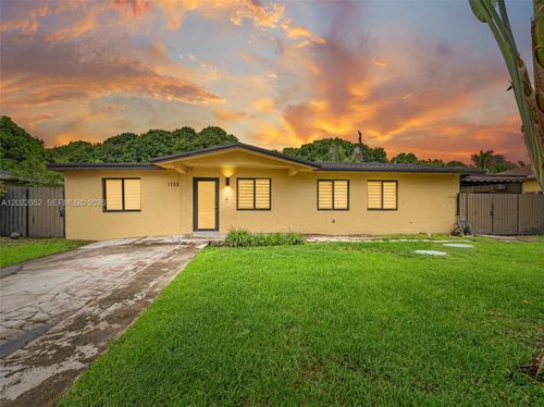 1752 Nw 108th St, Miami, FL, 33167 | Card Image