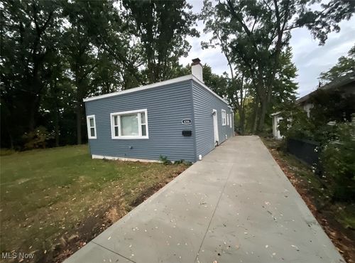 4206 Orchard Park Dr, Parma, OH, 44134-4543 | Card Image