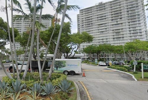 207-3701 N Country Club Dr, Aventura, FL, 33180-1732 | Card Image